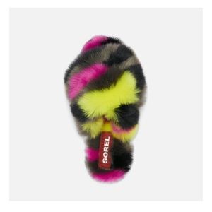 SOREL FLUFFY SLIPPERS